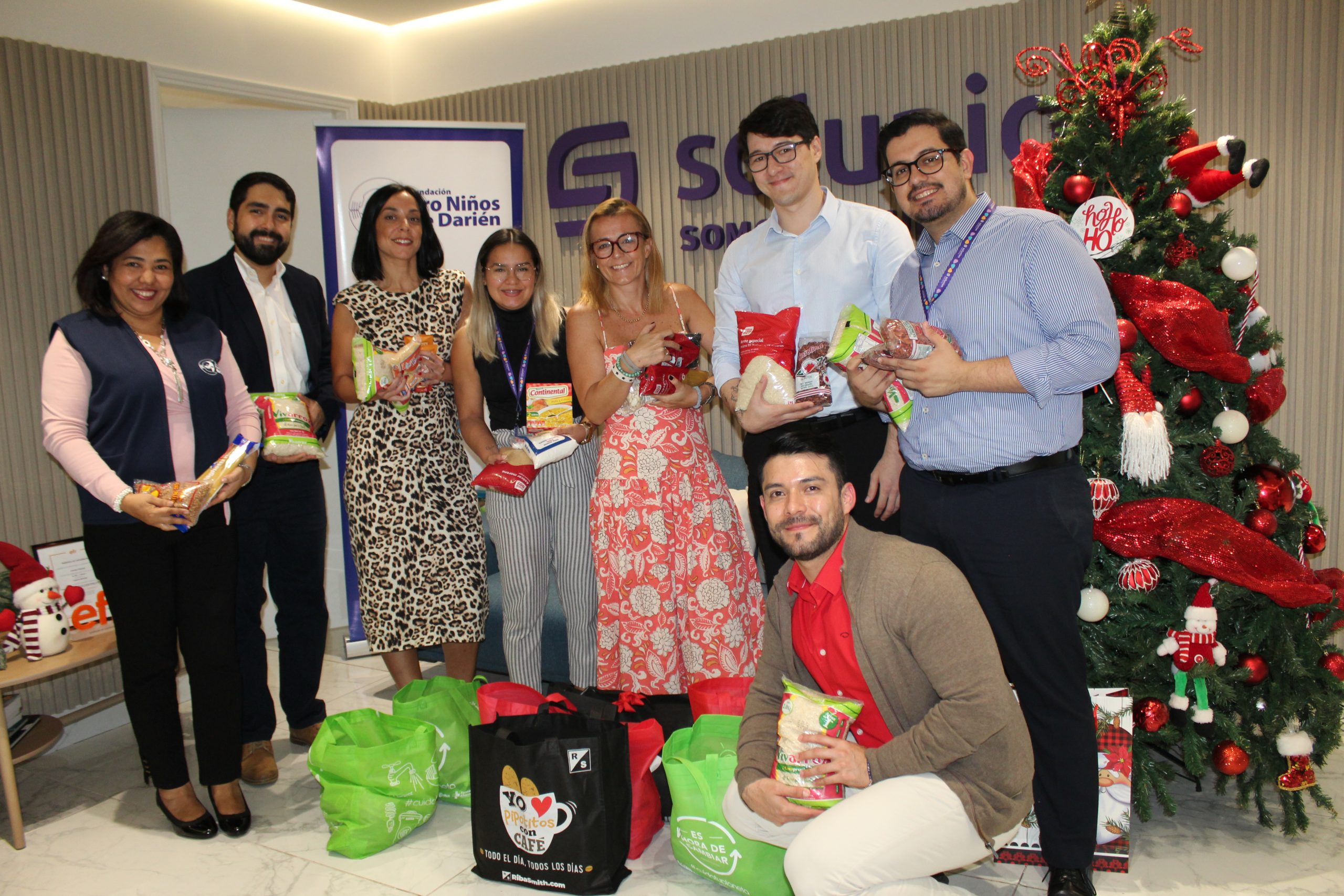 Solunion se Une a Nuestra Misión con una Donación de Alimentos para los Comedores Escolares